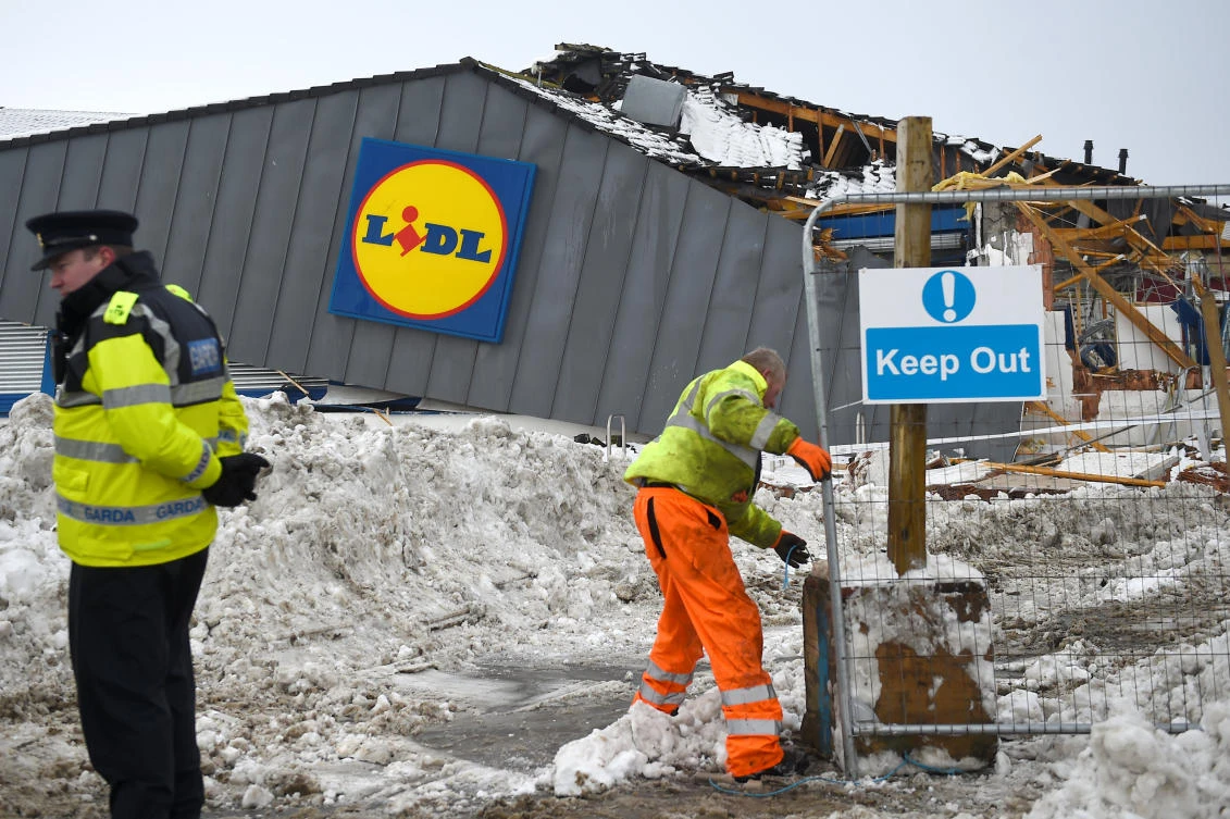 Ireland, Britain grind slowly back to normal following snowstorms