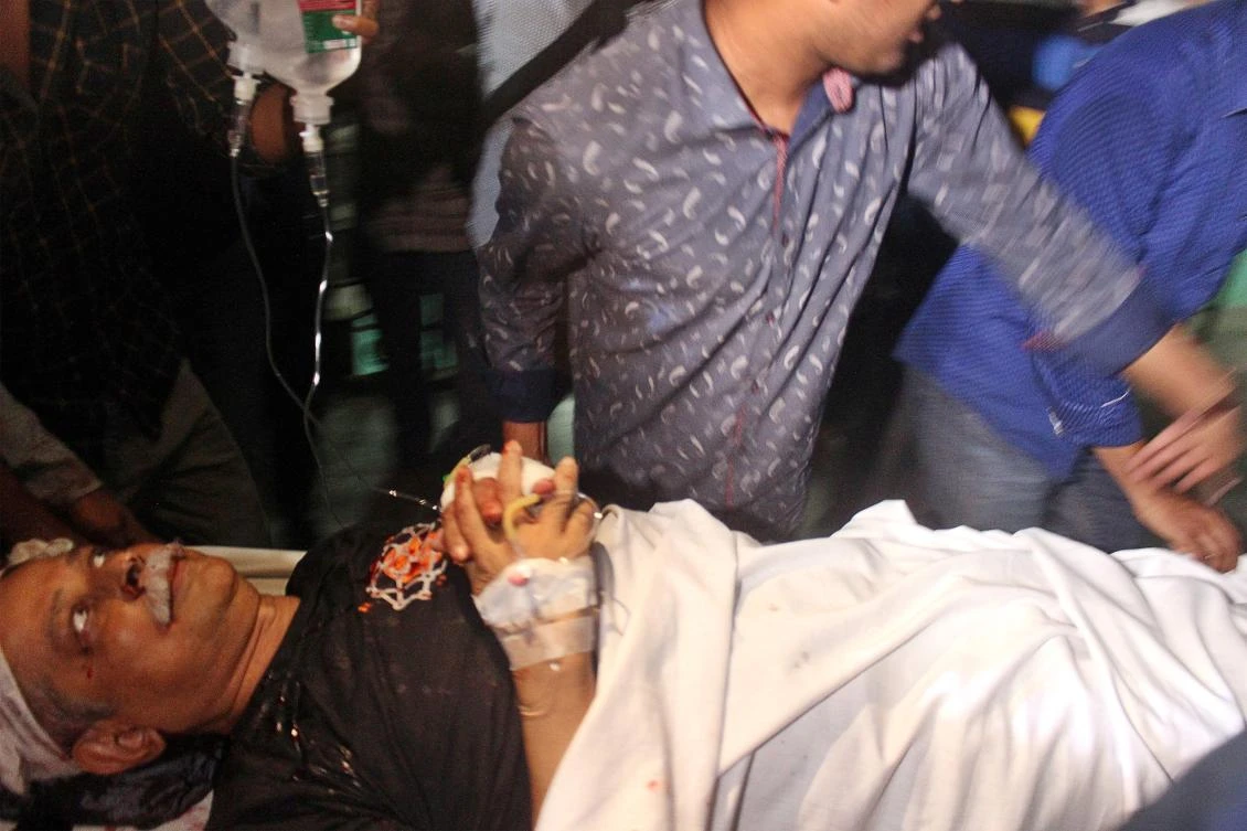 Top Bangladesh sci-fi writer stabbed in head at seminar