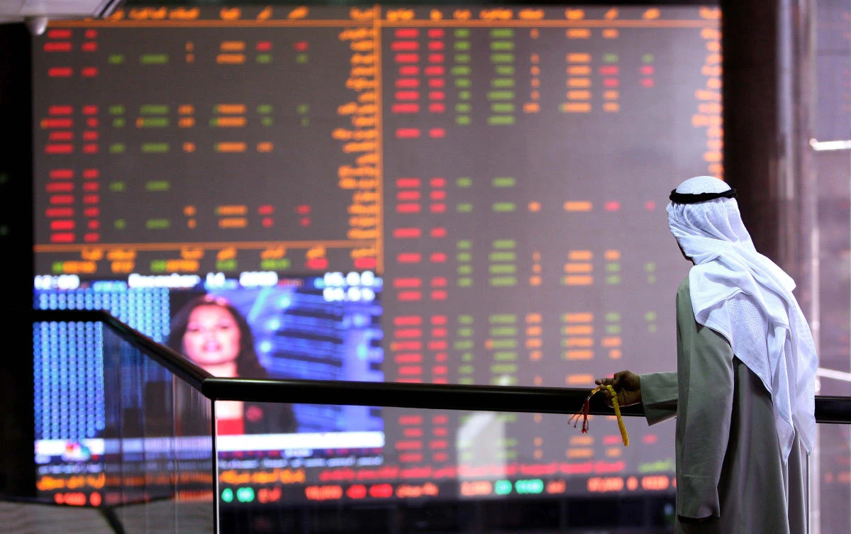 Gulf markets mixed, Saudi stocks slip on banks