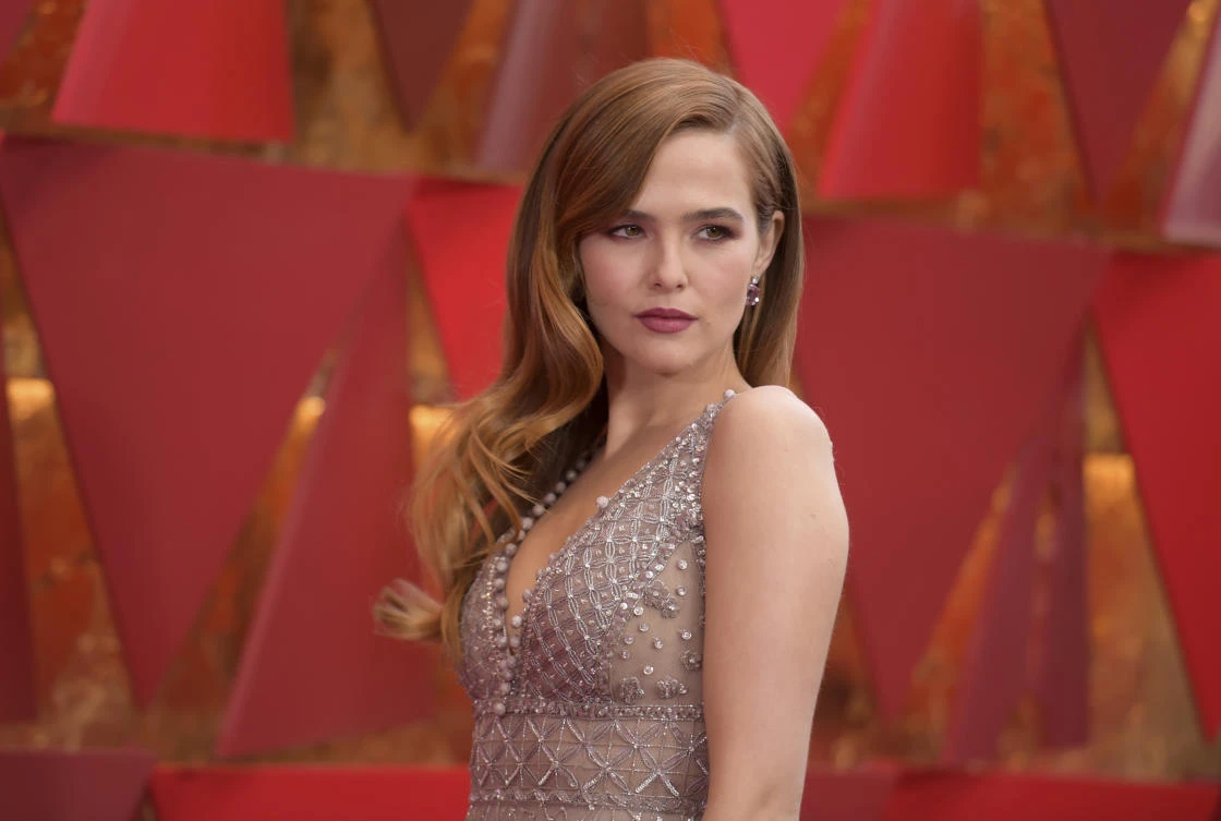 Zoey Deutch arrives at the Oscars on Sunday, March 4, 2018, at the Dolby Theatre in Los Angeles. (AP)