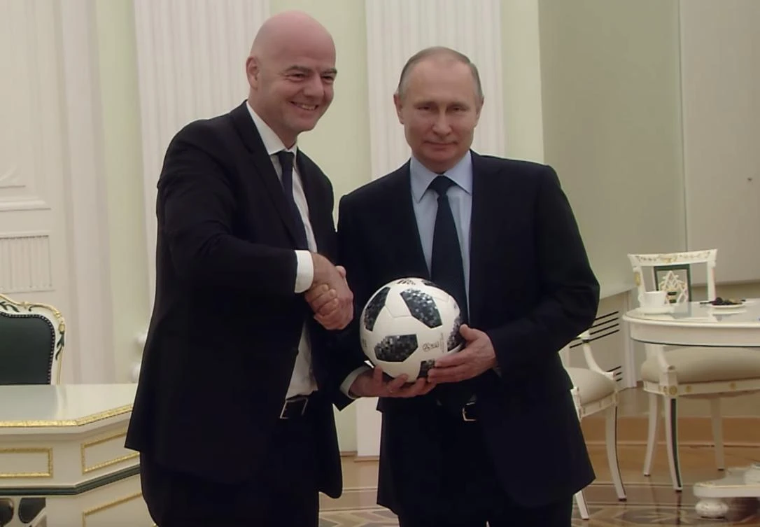 Russian president Vladimir Putin hosted FIFA president in the Kremlin and even had a kickabout to mark 100 days until the World Cup. (Screenshot)