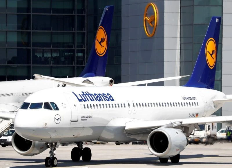 Lufthansa sees Italy coming under pressure over Alitalia