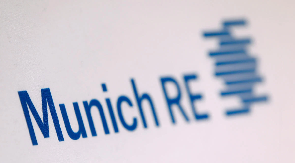 Reinsurer Munich Re to cut 900 jobs
