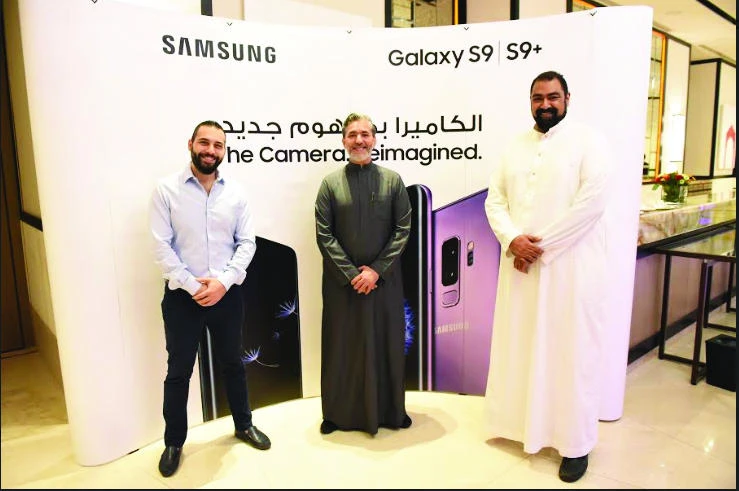 Samsung highlighted both smartphones’ main features at a press briefing held recently at Assila Hotel in Jeddah.
