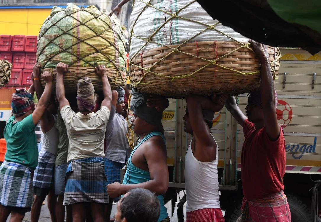 India current account deficit widens sharply on higher imports