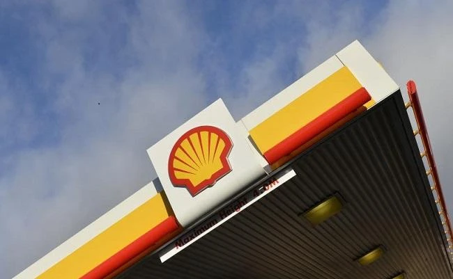 By 2025, Shell plans to grow its global network of roadside stations by nearly a quarter to 55,000, targeting 40 million daily customers. (Reuters)