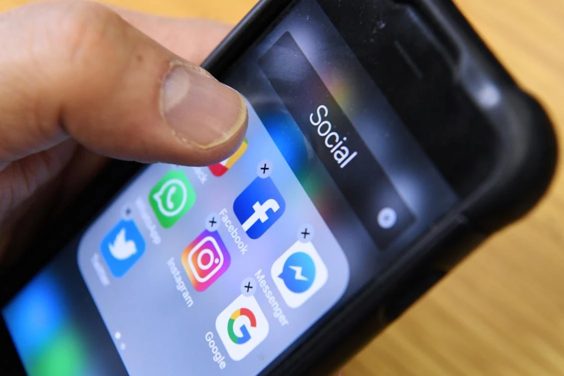 A public apology by Facebook chief Mark Zuckerberg, on March 22, 2018 failed to quell outrage over the hijacking of personal data from millions of people, as critics demanded the social media giant go much further to protect privacy. (AFP)
