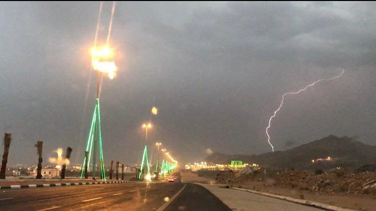 Lightening strikes in Saudi Arabia's Asir region. (Photo courtesy: social media)