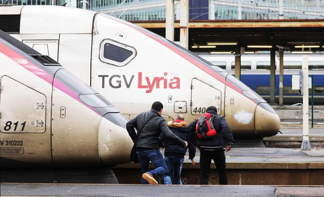 Strike causes French railway chaos, with more to come