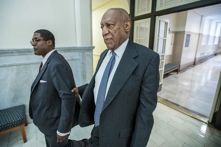 Cosby gets pair of key rulings, but not 'bandwagon' juror