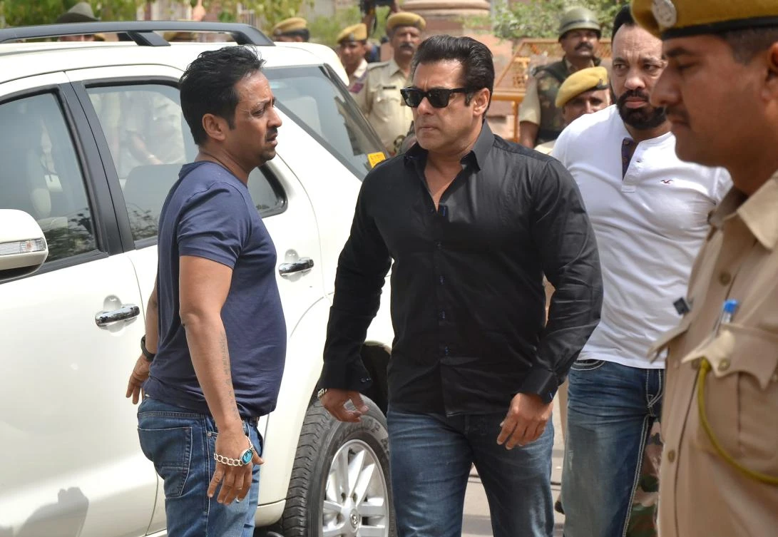 Indian court jails Bollywood star Khan for five years for poaching