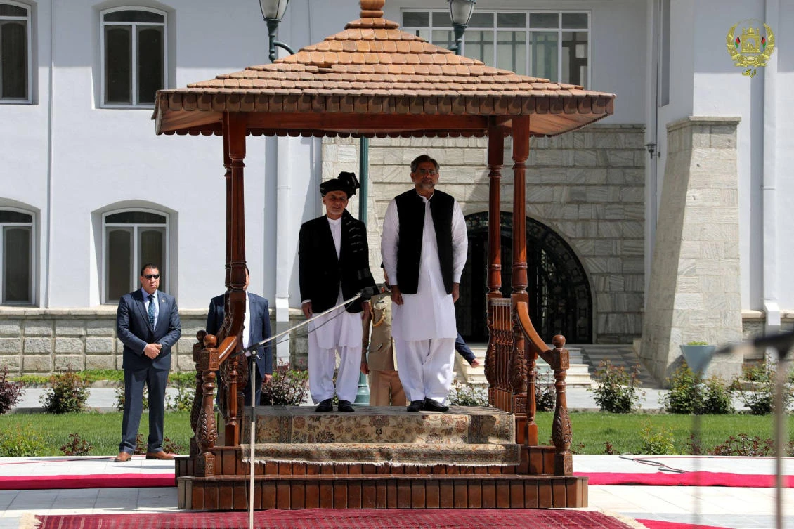 Pakistani prime minister in Afghanistan to ease tensions