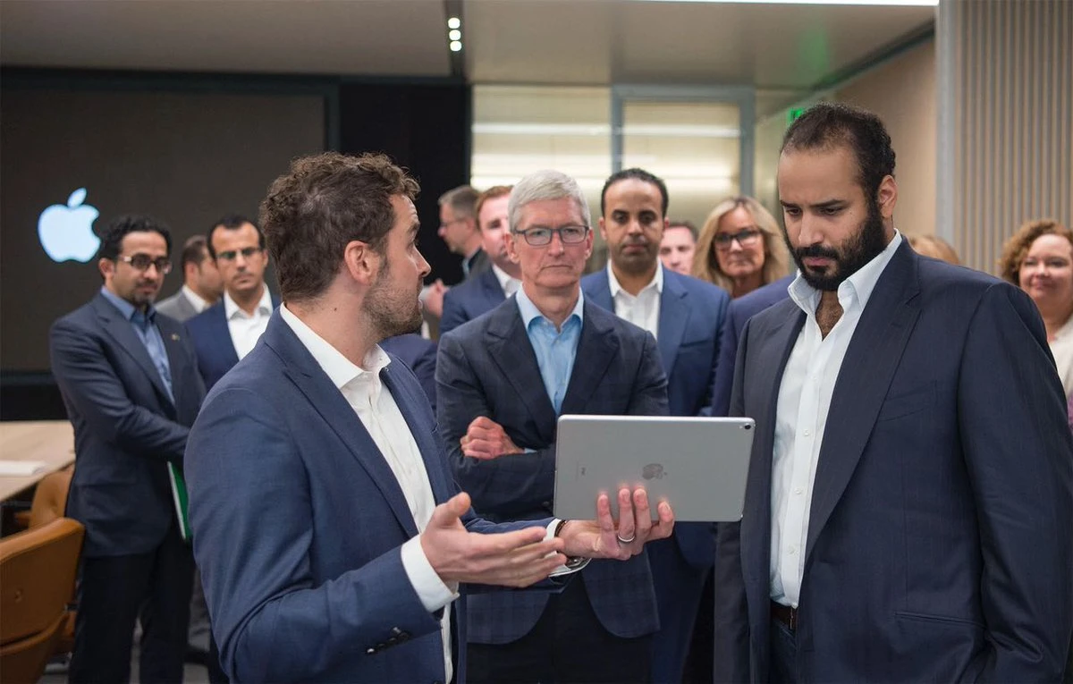 Saudi crown prince visits Apple to discuss partnership opportunities