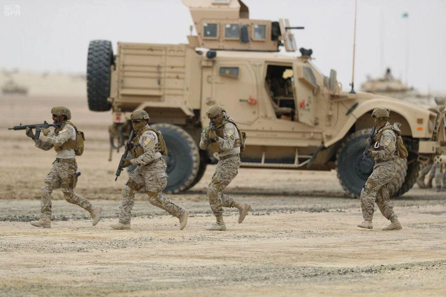 Photo showing special forces units in sweeping manoeuvre as part of ‘Gulf Shield 1’ phase two training in the Eastern Province of Saudi Arabia. (SPA)