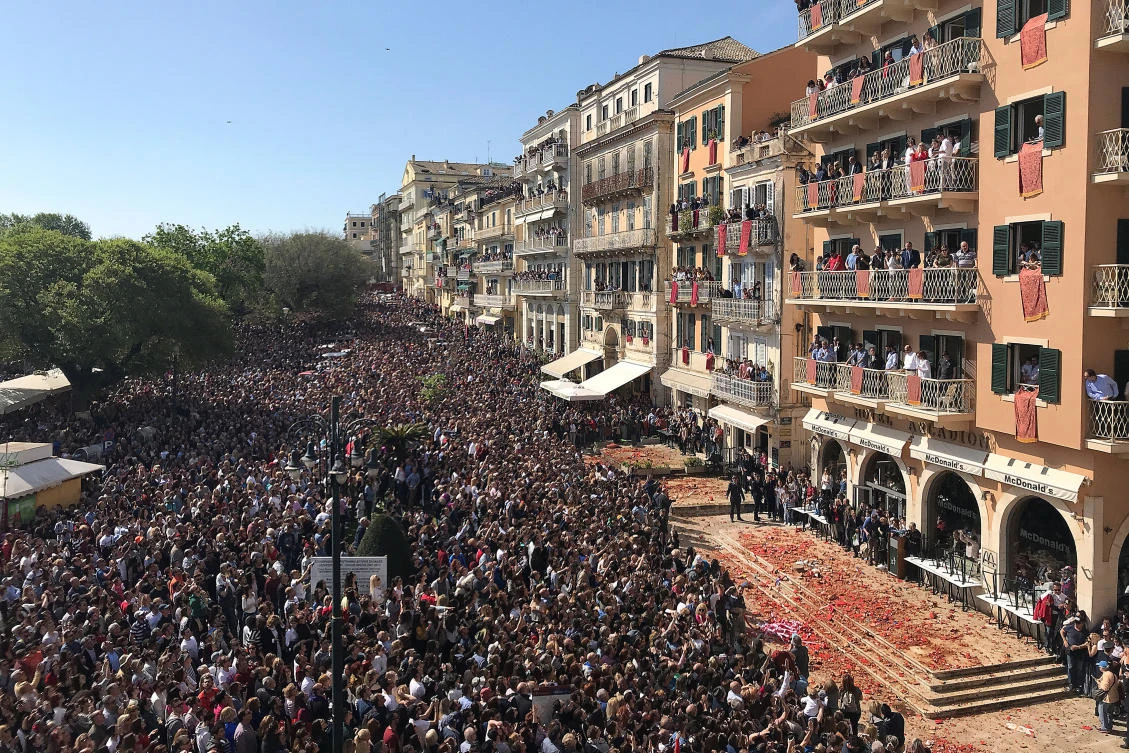 Old Easter tradition on the Greek island of Corfu is a smash
