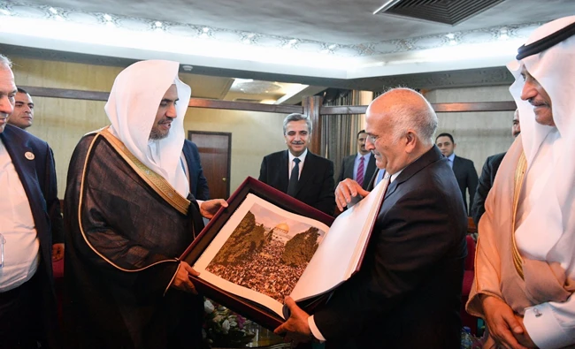 Secretary General of the Muslim World League Sheikh Mohammad bin Abdulkarim Al-Issa was received by Jordan’s Prince Hassan bin Talal at his office at the sidelines of the meeting. MWL photo