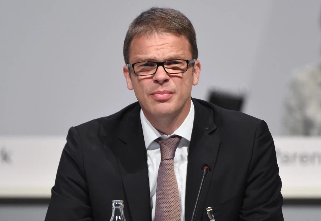 Deutsche Bank’s new CEO takes sober look at ‘ugly’ investment bank