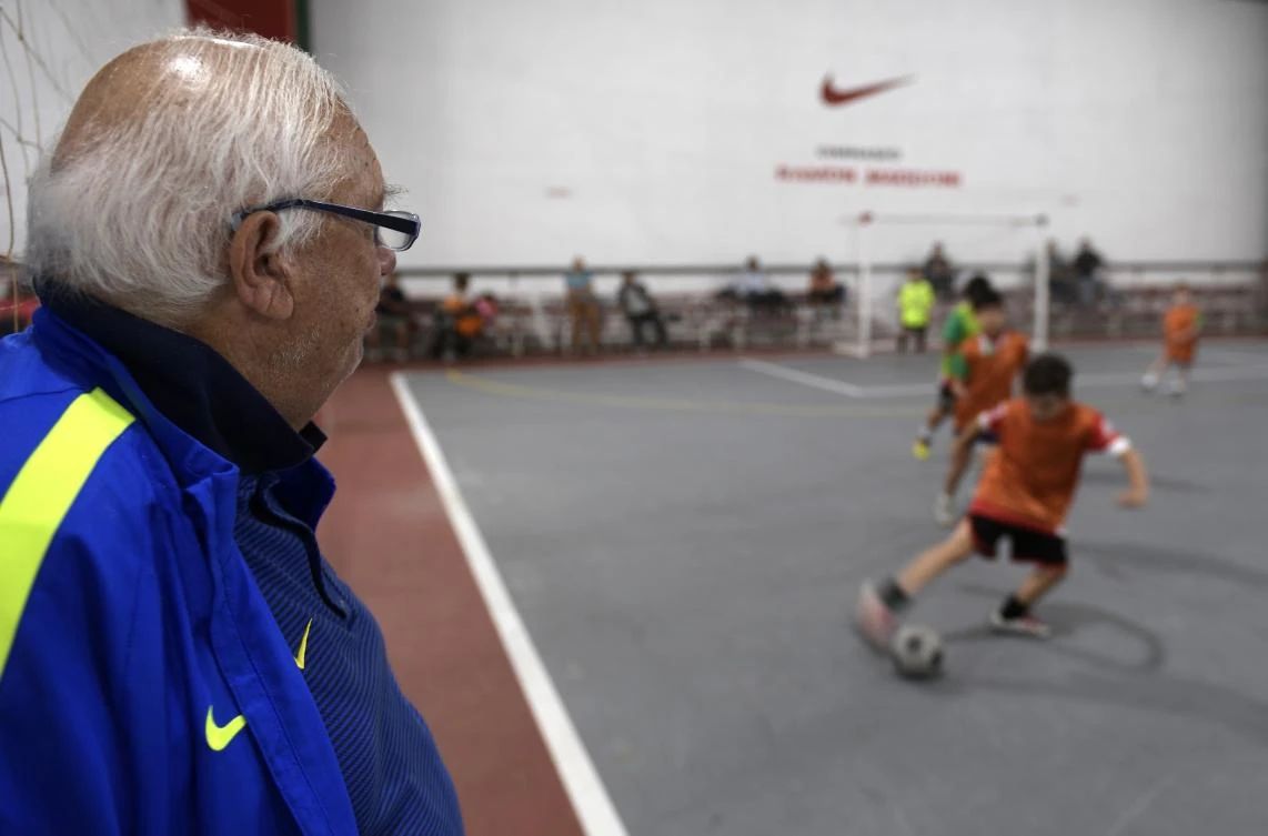 Argentinian football talent scout Ramon Maddoni watches boys playing indoor footbal at Club Parque in Buenos Aires hoping to find the next Carlos Tevez, Fernando Redondo, Esteban Cambiasso. (AFP)
