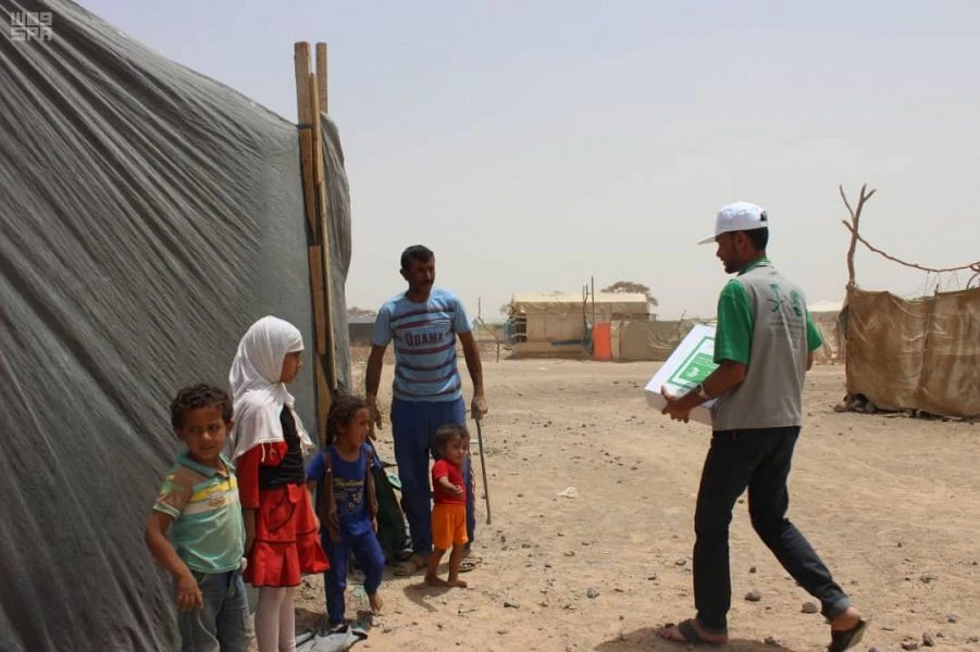 KSRelief distributes 2000 boxes of dates in Yemen’s Marib