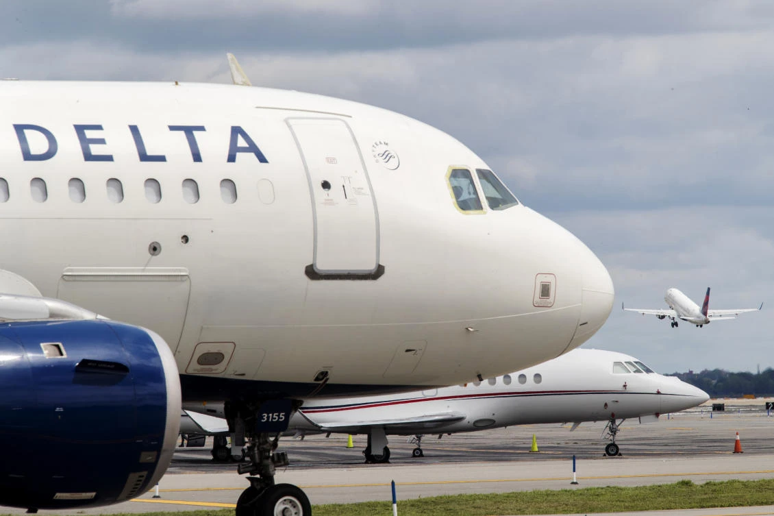 US carrier Delta’s revenue soars, but profit burdened by fuel prices, storms