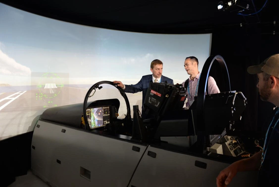 Boeing joins with Mahindra to bid for India jet mega deal