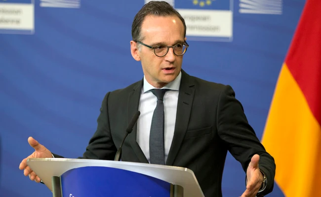 German FM tells Russia its behavior must change