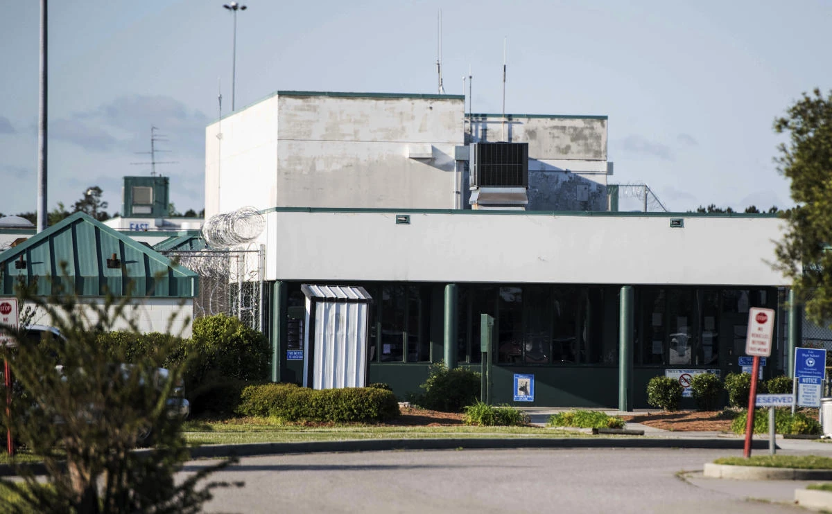 Seven inmates dead, 17 injured in South Carolina prison fighting