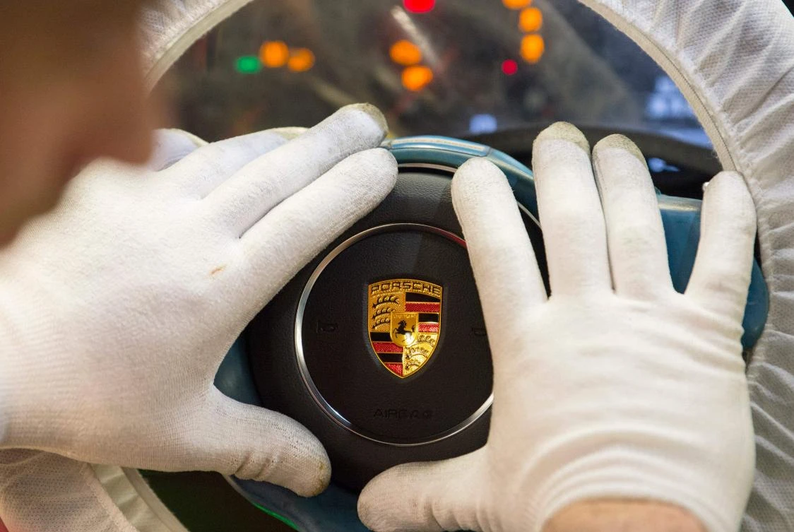 German police raid Porsche execs in diesel probe