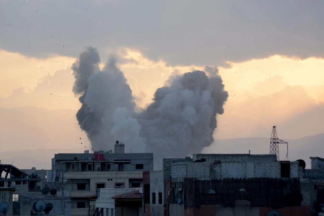 Family dead in Syria regime shelling on Daesh-held district