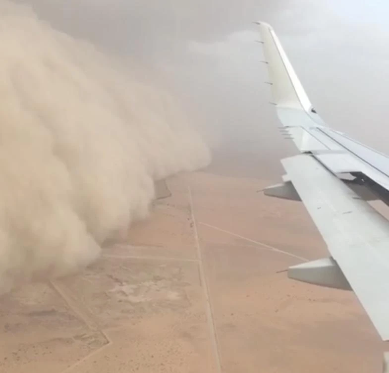 Sand and dust descend upon Kuwait, airport remains open