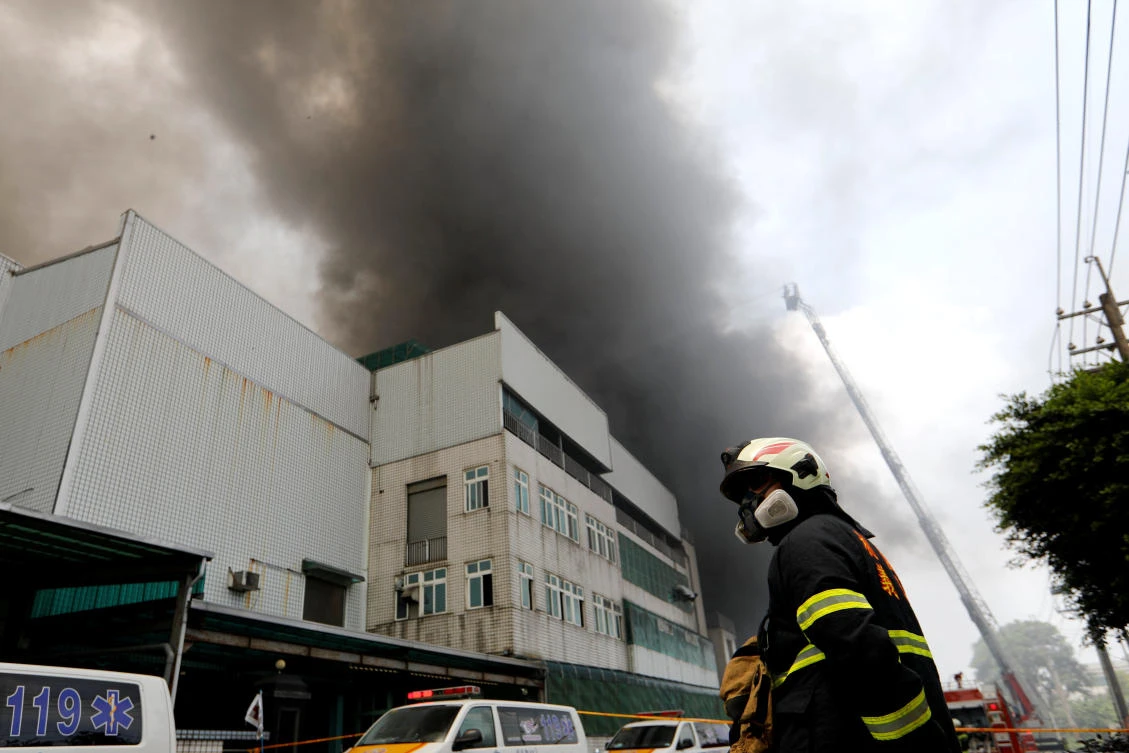 Five firefighters among 7 dead in Taiwan factory blaze