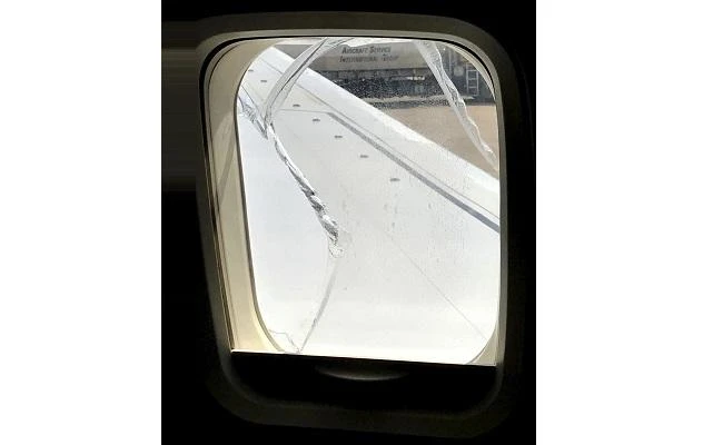 Southwest plane forced to divert flight as window cracks