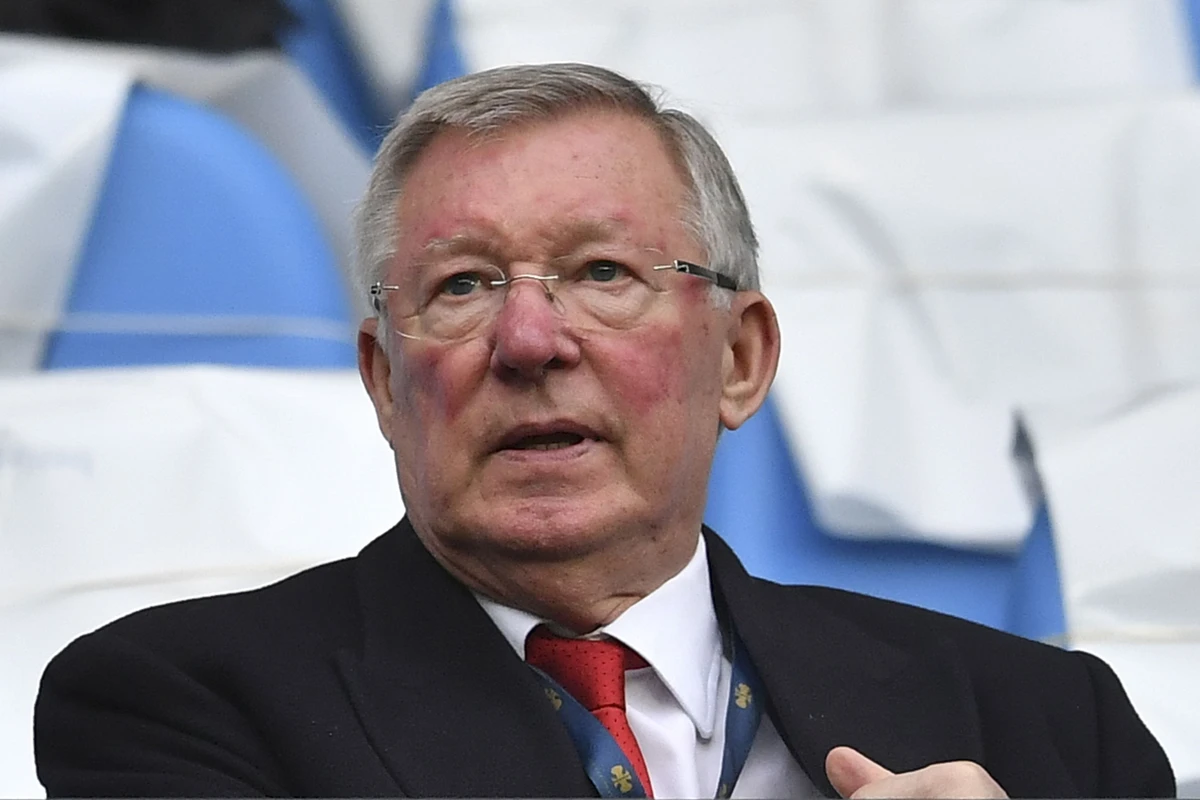 Former Manchester United manager Alex Ferguson undergoes emergency surgery