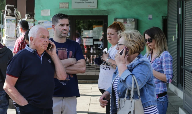 Polish rescuers battle to reach four miners trapped after quake