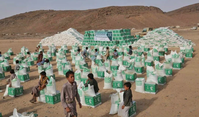 KSRelief distributes food in Sanaa, Yemen. (SPA photo)