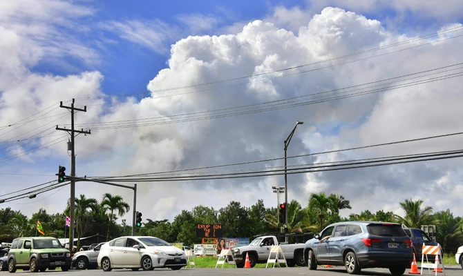 Hawaii volcano destroys 21 homes, spews lava 200 feet in air
