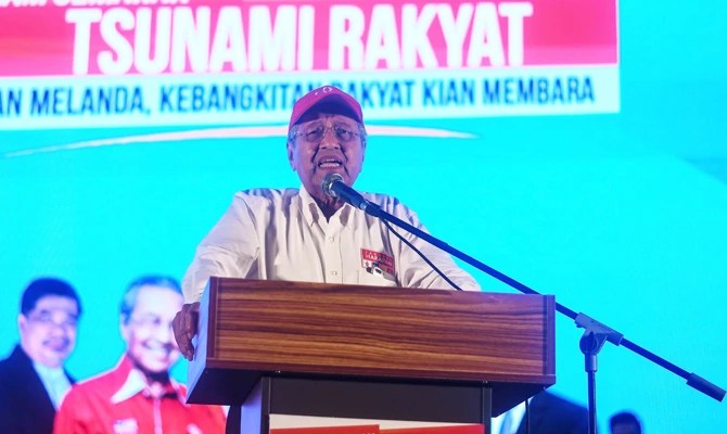 Clash of political titans brings a gripping election to Malaysia