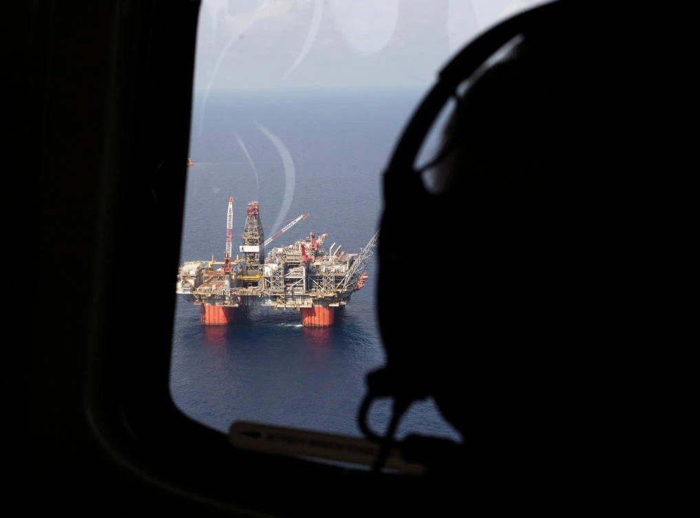 Hedge funds cut their net long US crude futures and options positions in the week to May 1 by 11,825 contracts to 444,060, according to the US Commodity Futures Trading Commission. (Reuters)