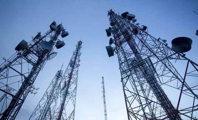 The Pakistan government has allocated over 480 million rupees for the expansion and upgrading of 3G/4G mobile services. (Shutterstock photo)