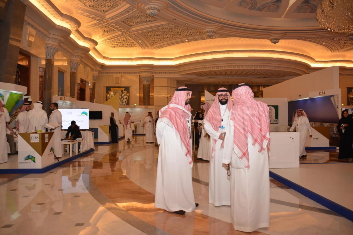 Eight investment opportunities in the Hajj and Umrah sector have been launched by the Makkah Development Commission on the second day of the Makkah Economic Forum. (AN photo by Huda Bashatah)