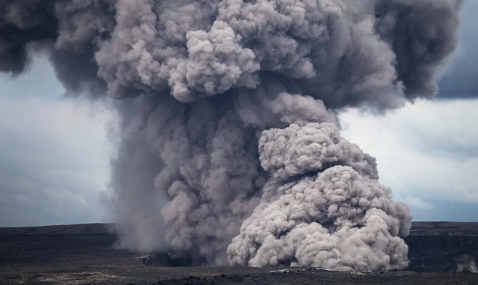 Geologists warn of violent eruptions by Hawaii's Kilauea volcano