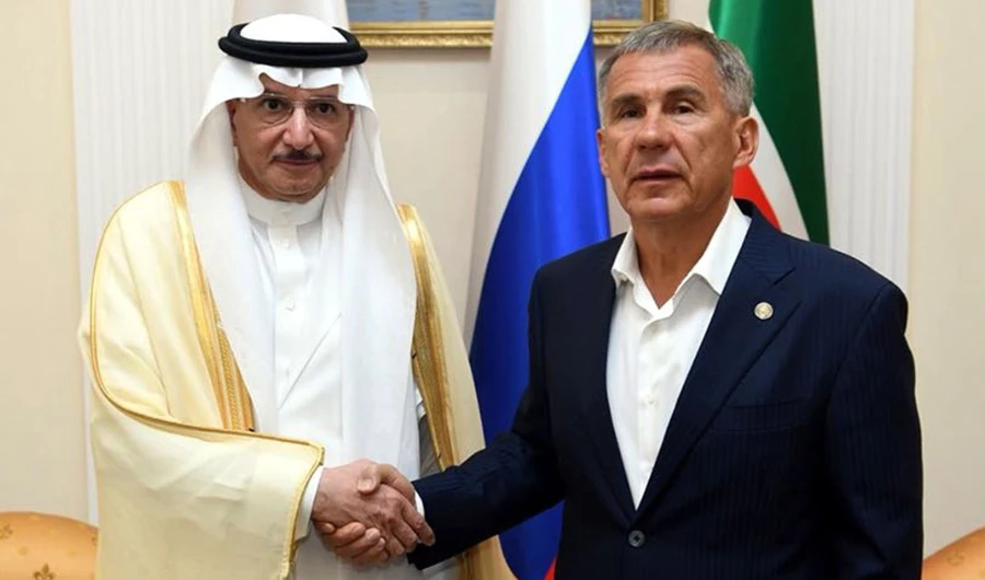 Tatarstan President Rustam Minnikhanov received OIC Chief Yousef bin Ahmad Al-Othaimeen at his house in the capital Kazan on Thursday. (SPA)