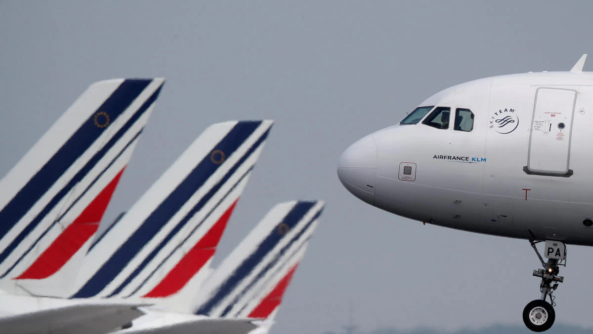 Air France-KLM suffers fall in April traffic numbers, blames French strikes