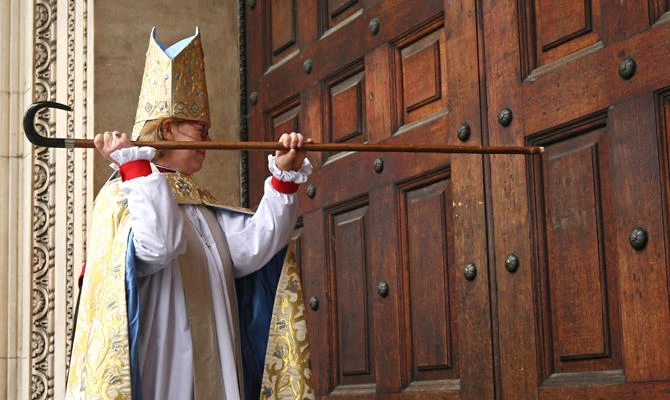 First female Bishop of London installed