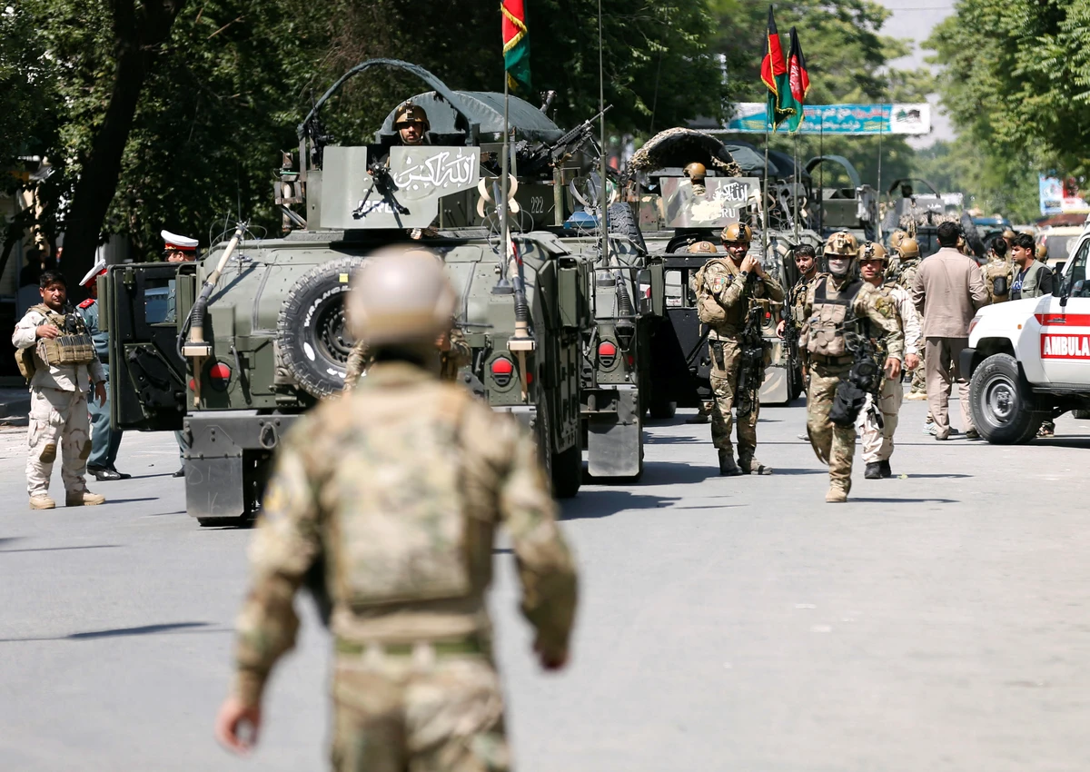 Afghan troops repel Taliban in fierce street fighting
