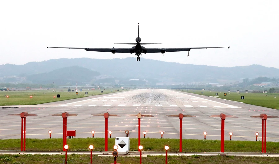 A U.S. Air Force U-2 spy plane prepares to land as South Korea and the United States conduct the Max Thunder joint military exercise at the Osan U.S. Air Base in Pyeongtaek, South Korea. (Yonhap, AP)