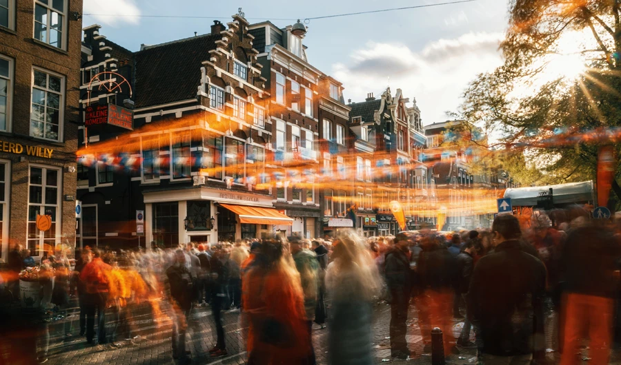 ‘Party city’ Amsterdam to crack down on tourists
