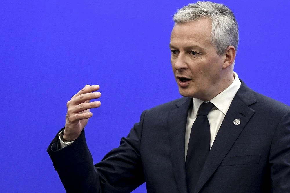 France freezes company assets over Syria chemical weapons