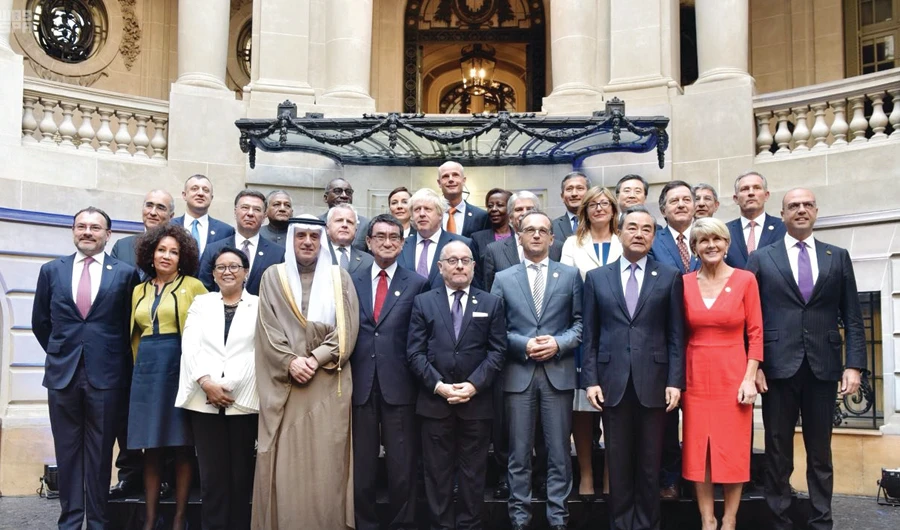 G-20 foreign ministers pose for a group photo in the Argentine capital Buenos Aires. (SPA)
