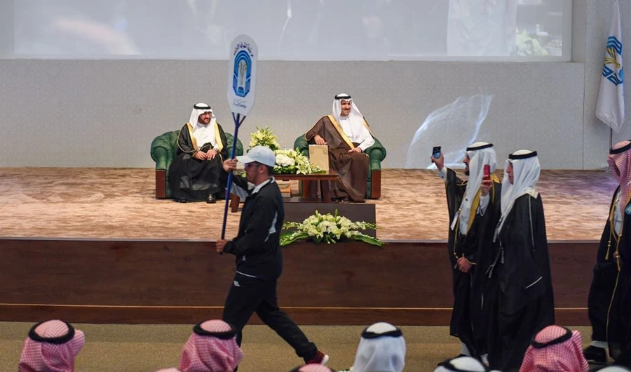 Madinah Gov. Prince Faisal bin Salman on Wednesday patronized the graduation ceremony of 3,384 Taibah University students for the academic year 2017-2018. (SPA)